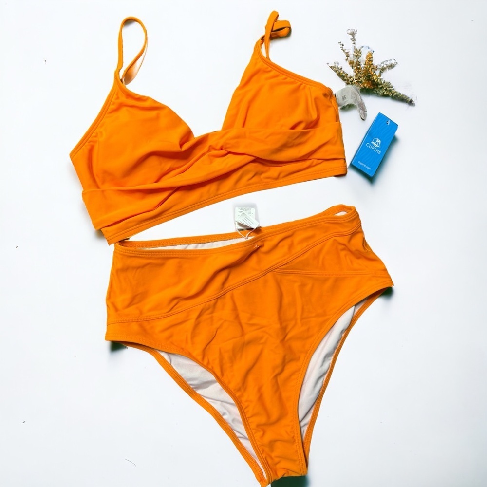 Ready for Sun! NWT CUPSHE Women's New High-Waisted Bikini Set - Medium | V-Neck - Picture 7 of 12